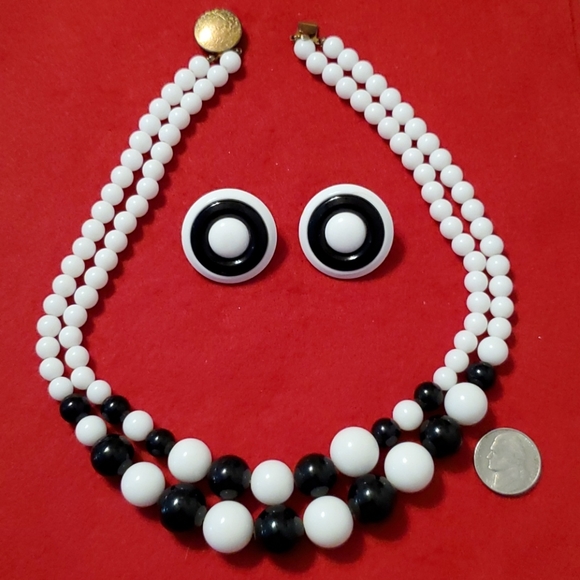 Vintage Black & White Necklace & Earrings Set - Picture 6 of 6
